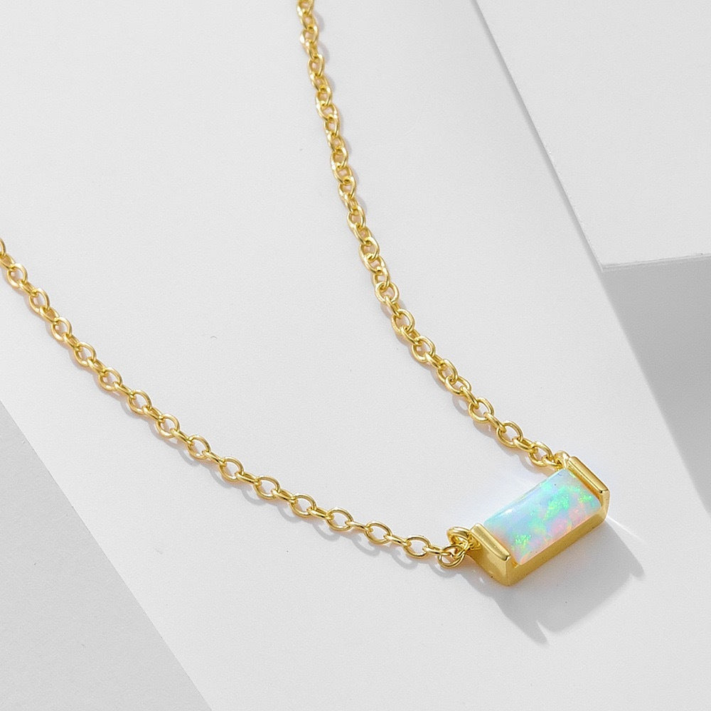 Dainty Baguette Birthstone Necklace - Gold