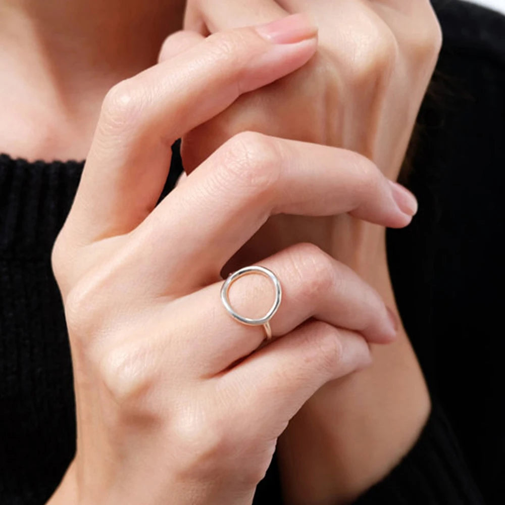 Minimalist Midi Ring – Gold
