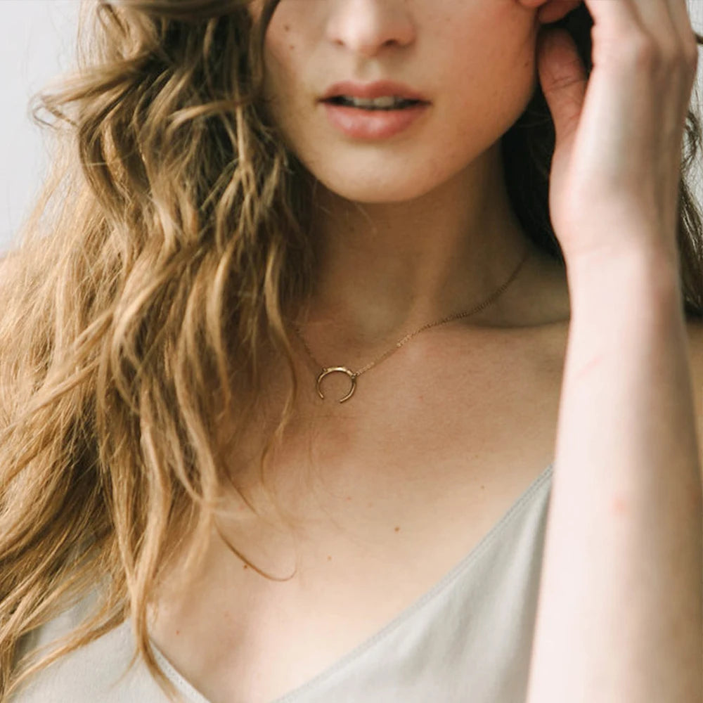 Horn Pendant Choker - Gold