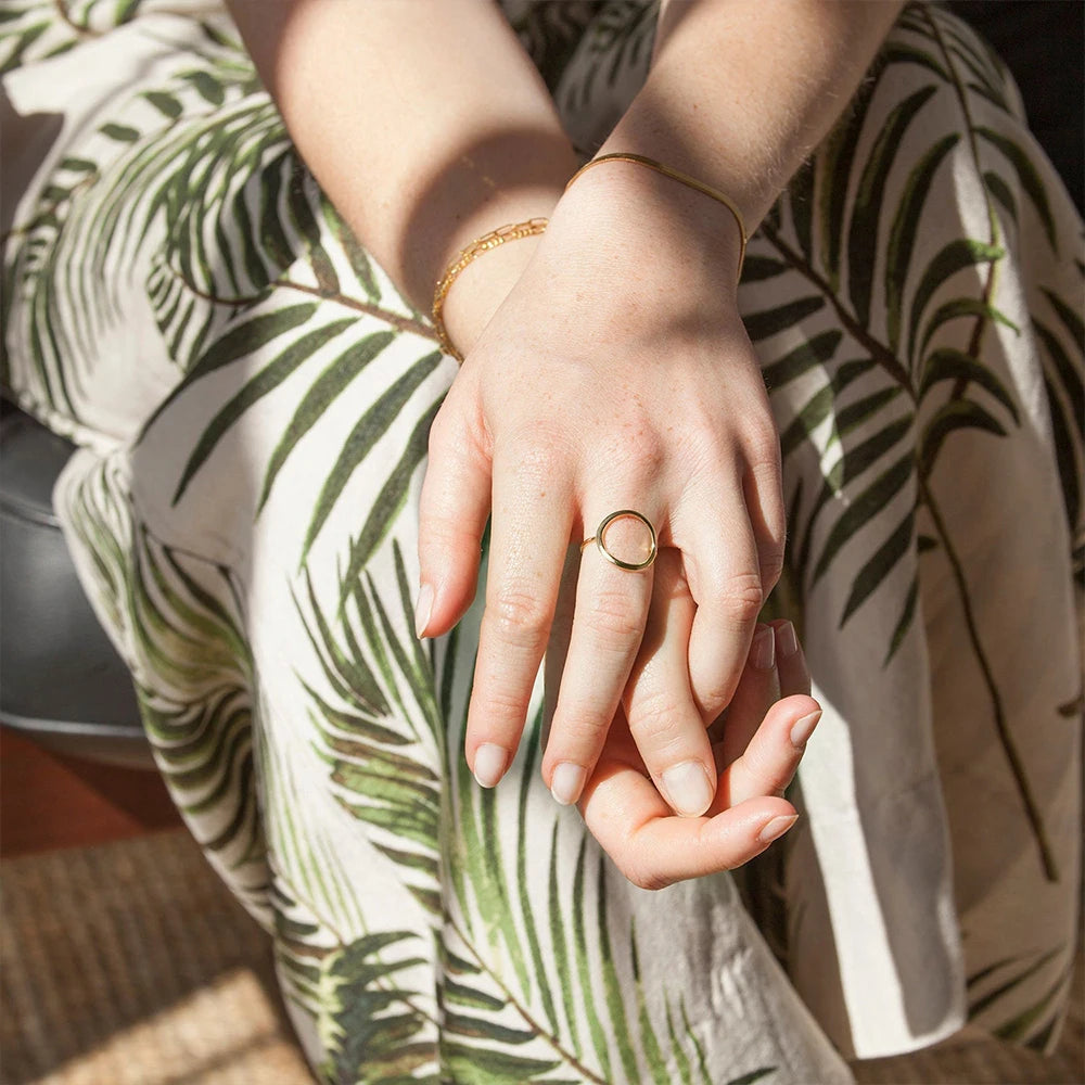 Minimalist Midi Ring – Gold