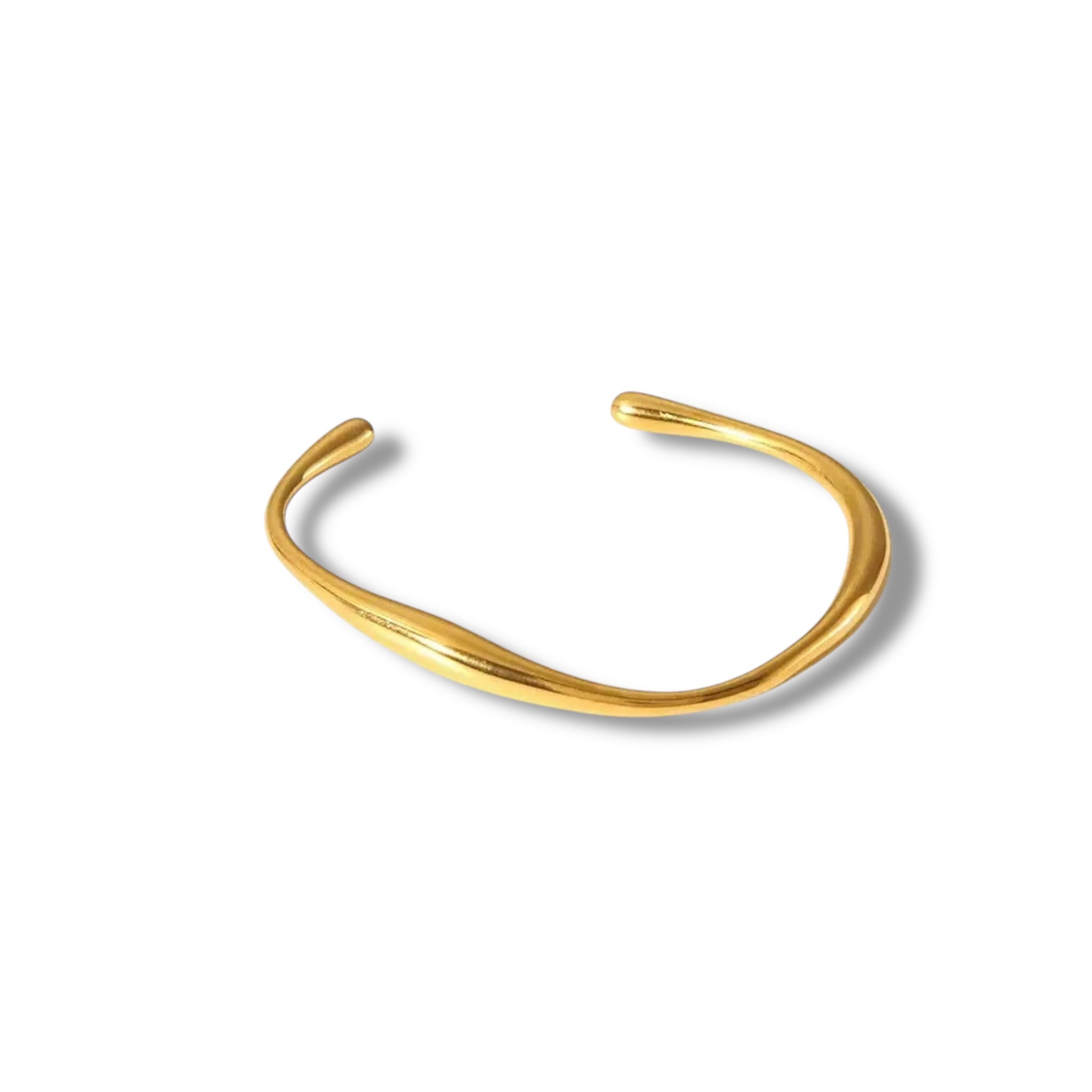 Elegant Wavy Cuff Bracelet - 18k Gold