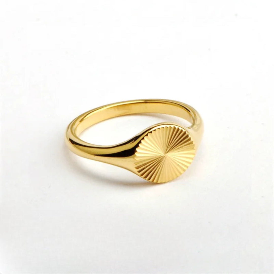 Circle Wave Ring - Gold