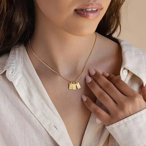 Engraved Initial Pendant Necklace - Gold