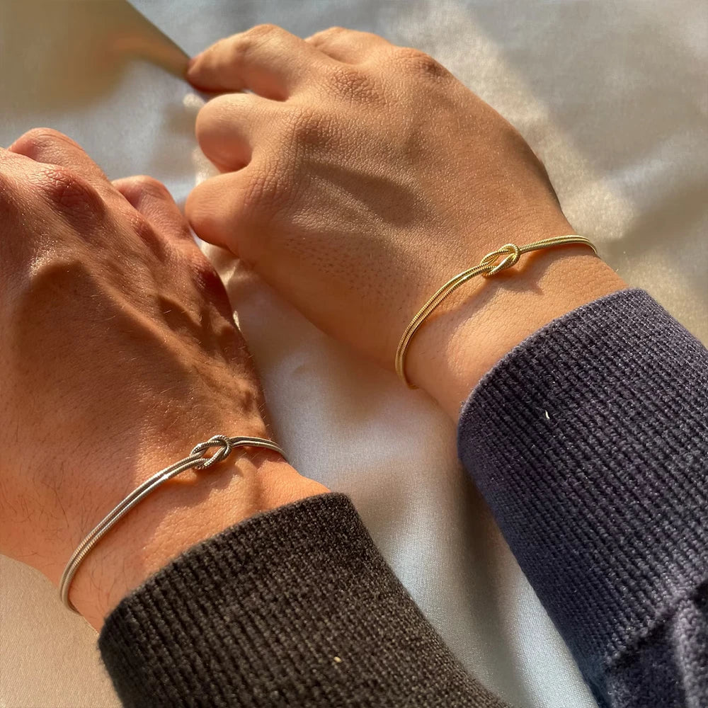 Minimalist Knotted Bracelet - Gold