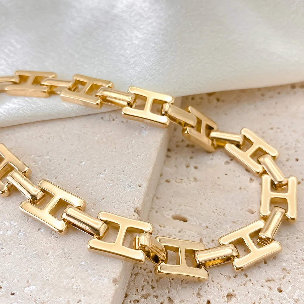 H Link Bracelet - Gold