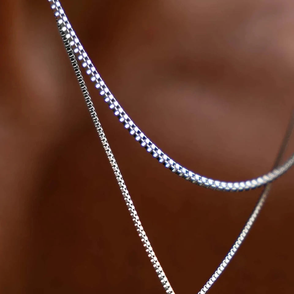 Collarbone Necklace - Gold - BRAVAN Collarbone Necklace - Gold  (Store description)