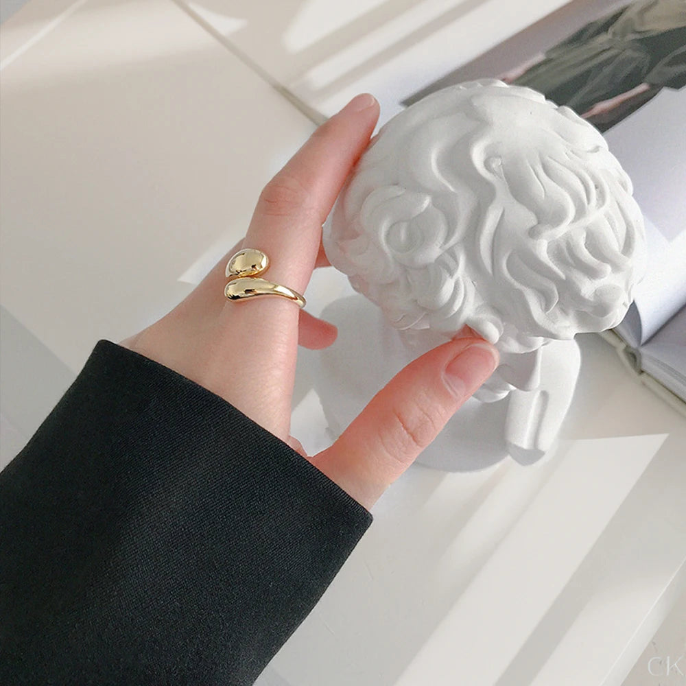 Hug Ring - 14k Gold