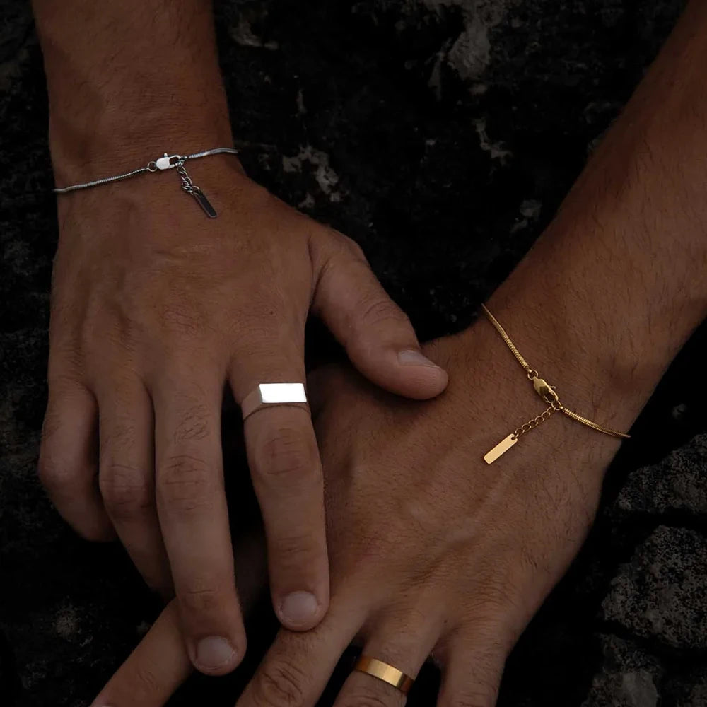 BRAVAN Minimal Bracelet - Gold - BRAVAN BRAVAN Minimal Bracelet - Gold  (Store description)
