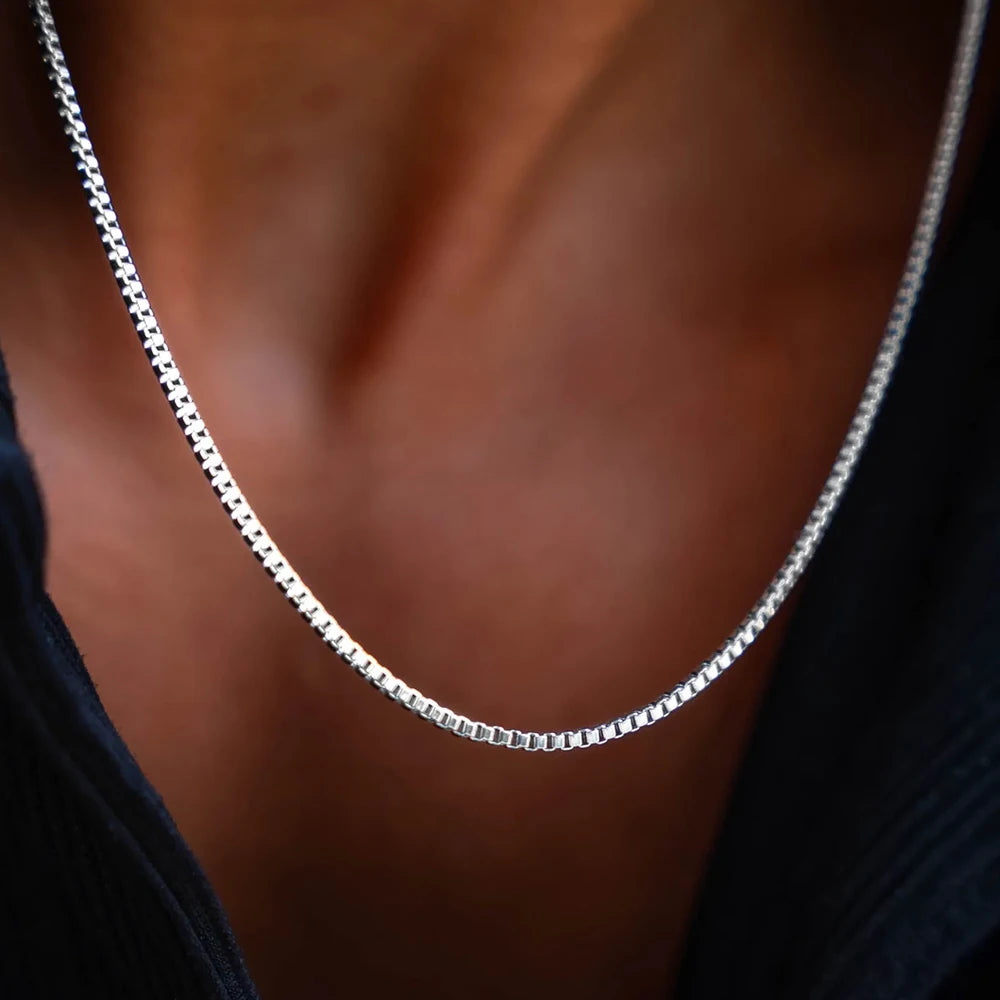 Collarbone Necklace - Gold - BRAVAN Collarbone Necklace - Gold  (Store description)