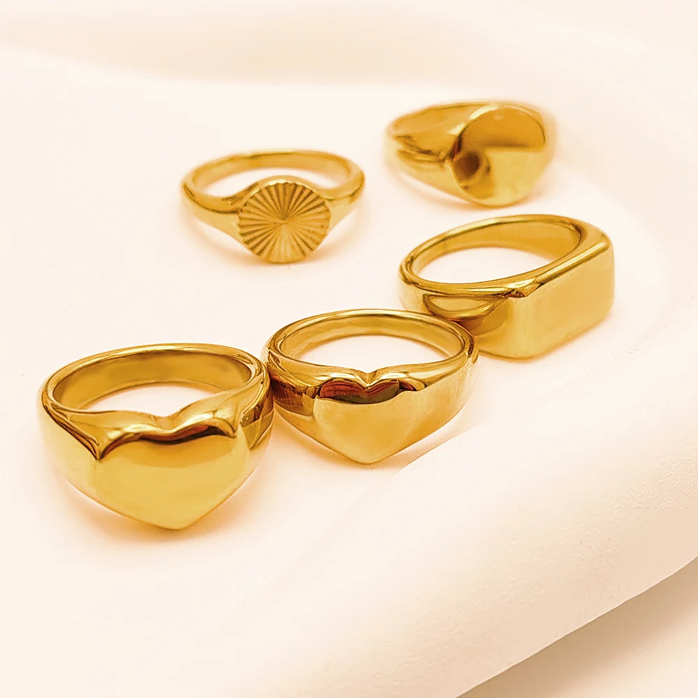Heart Band Ring - 18k Gold