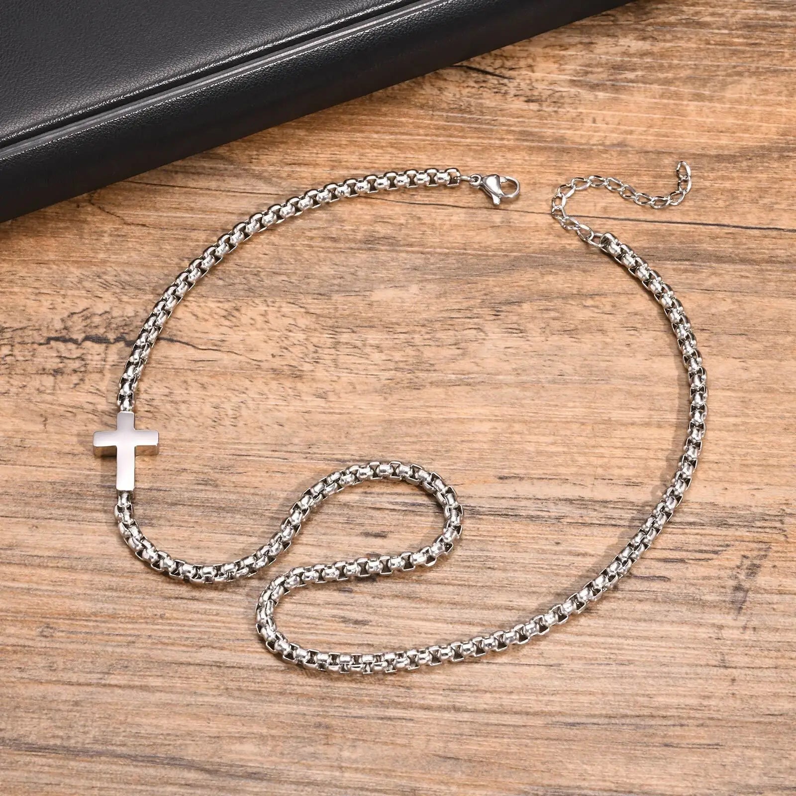 Cross Necklace - Silver - BRAVAN Cross Necklace - Silver | Waterproof Men’s Jewelry – BRAVANA  (Store description)