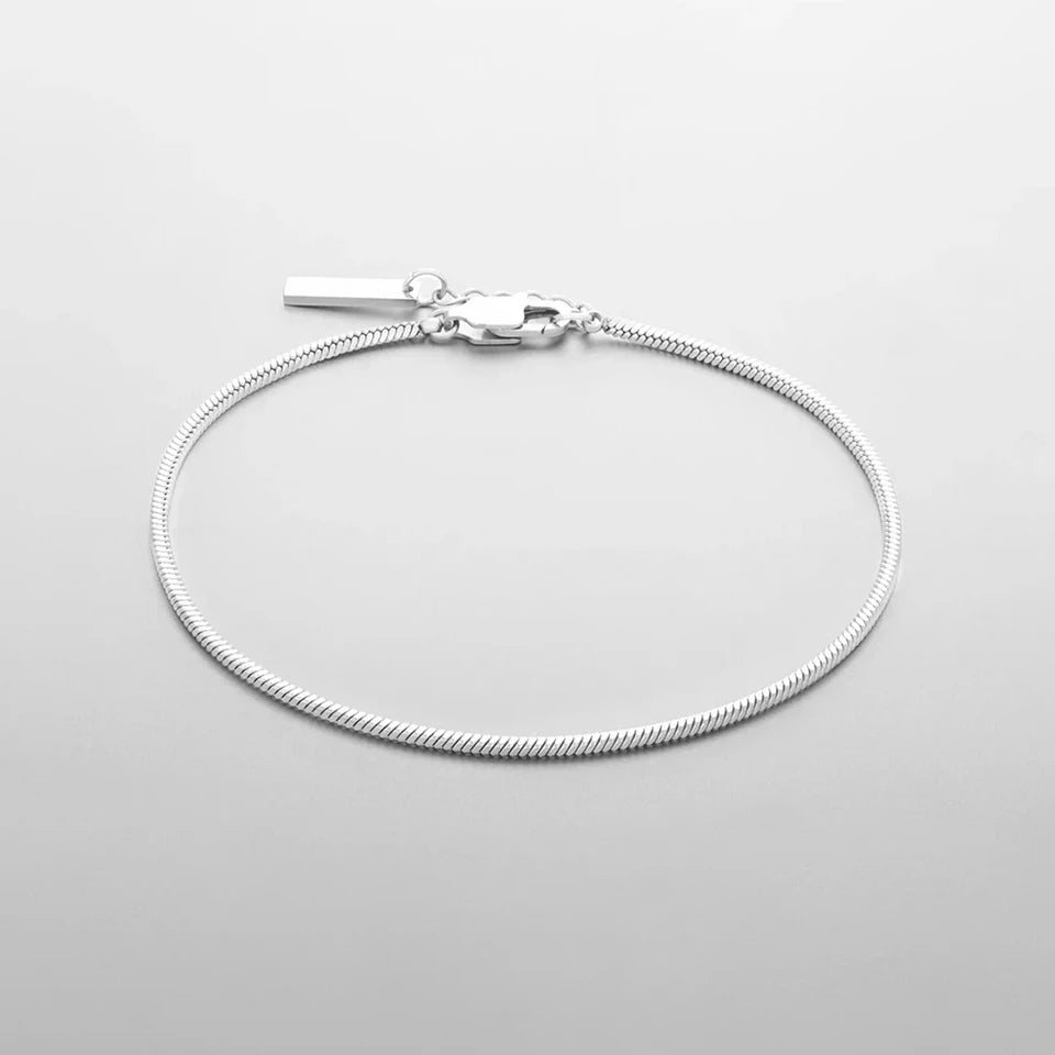 BRAVAN Minimal Bracelet - Gold - BRAVAN BRAVAN Minimal Bracelet - Gold  (Store description)