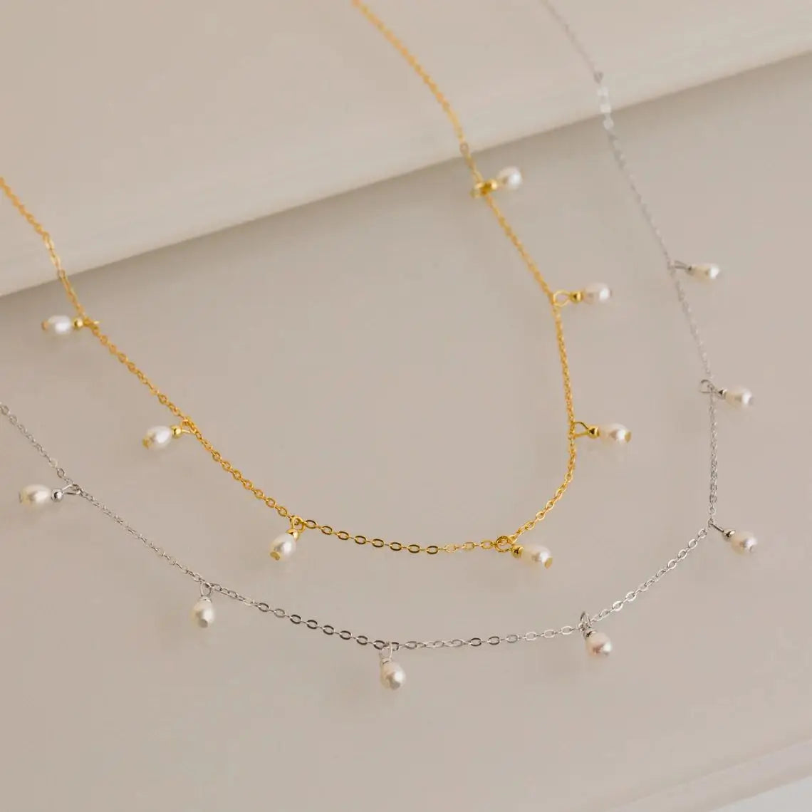 Clavicle Pearl Necklace - Gold