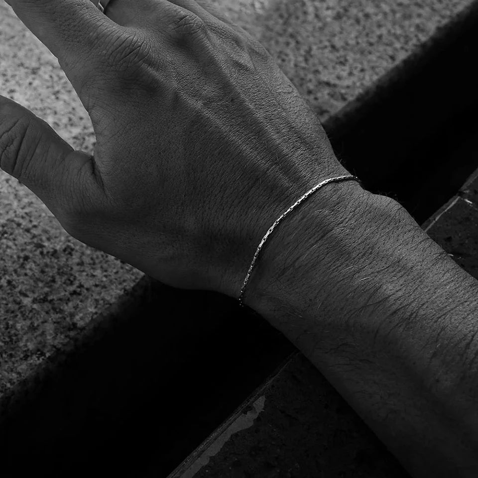 Wire Chain Bracelet - Gold - BRAVAN Wire Chain Bracelet - Gold  (Store description)