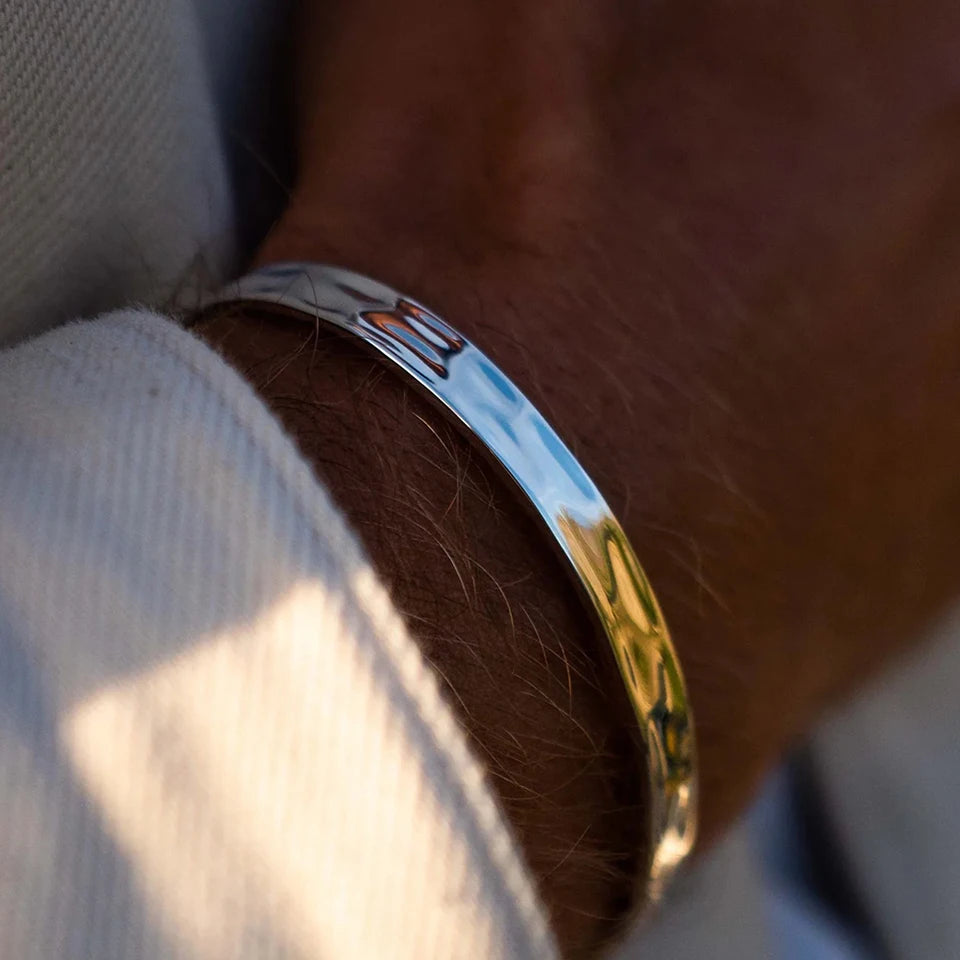 Cuff Bracelet - Gold - BRAVAN Cuff Bracelet - Gold  (Store description)
