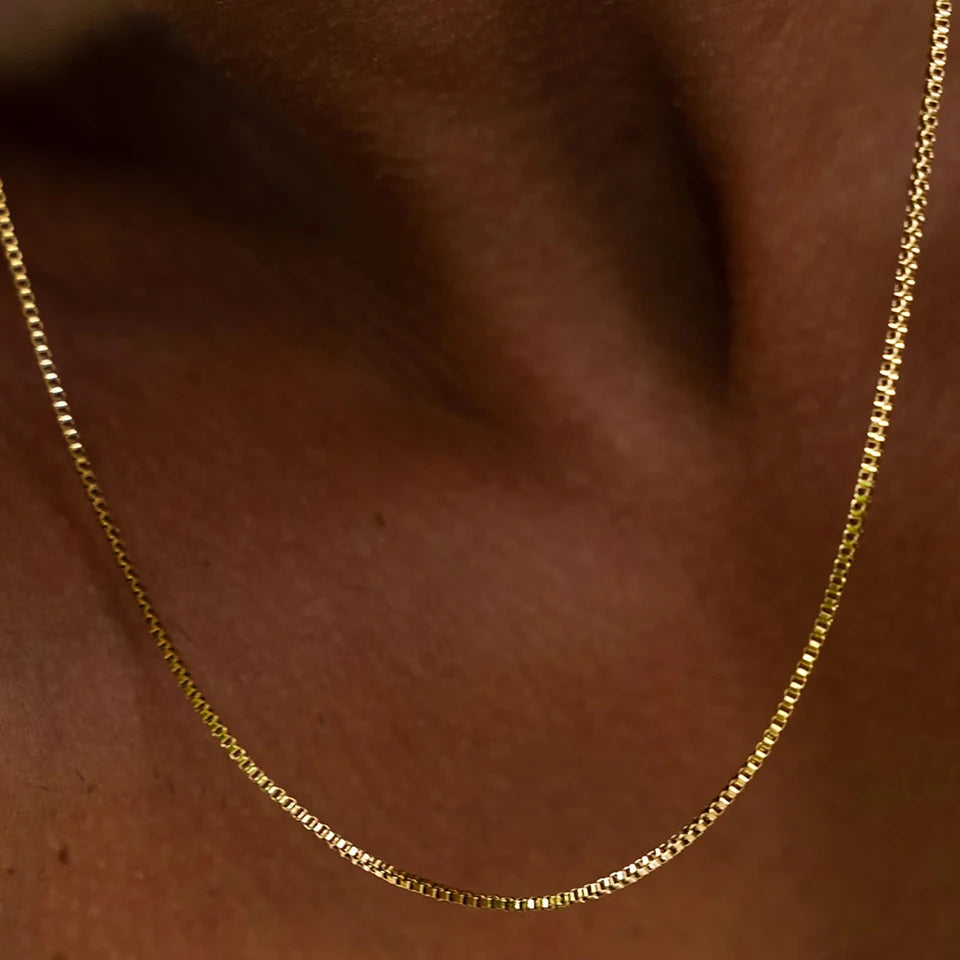 Collarbone Necklace - Gold - BRAVAN Collarbone Necklace - Gold  (Store description)