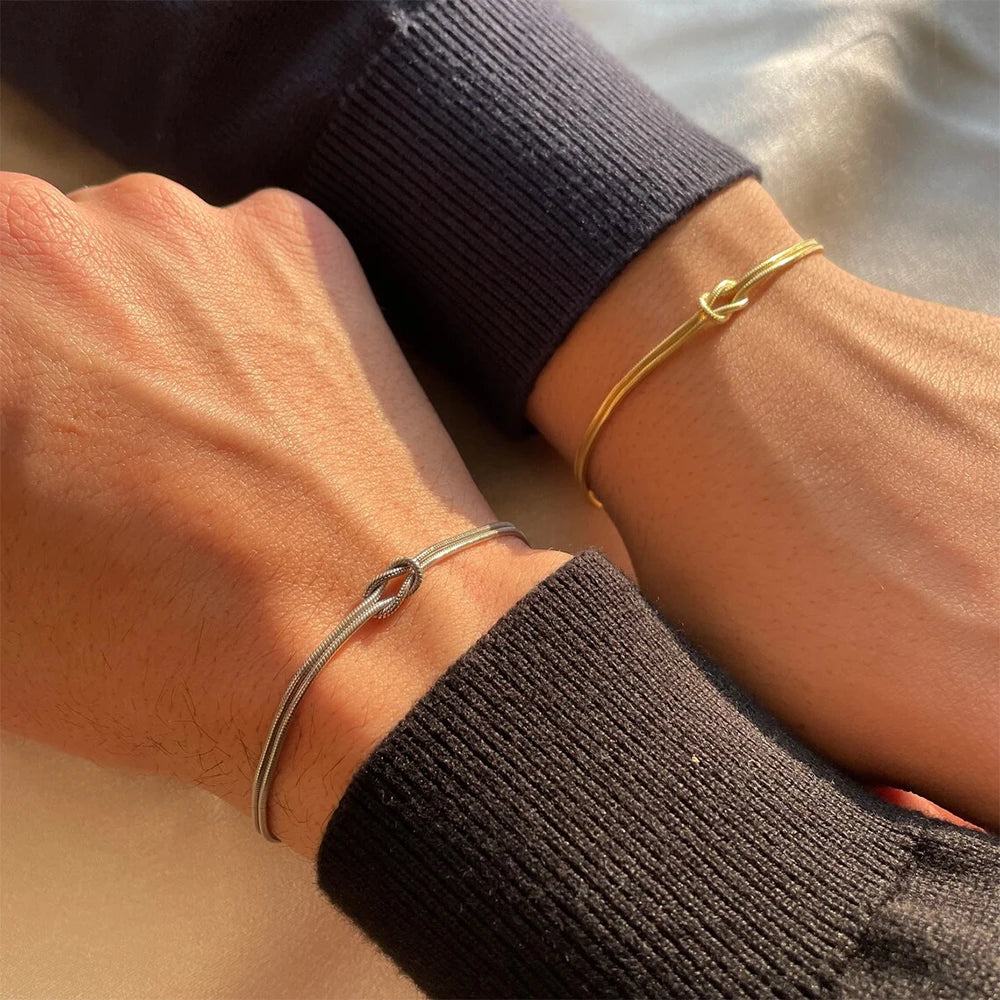 Minimalist Knotted Bracelet - Gold