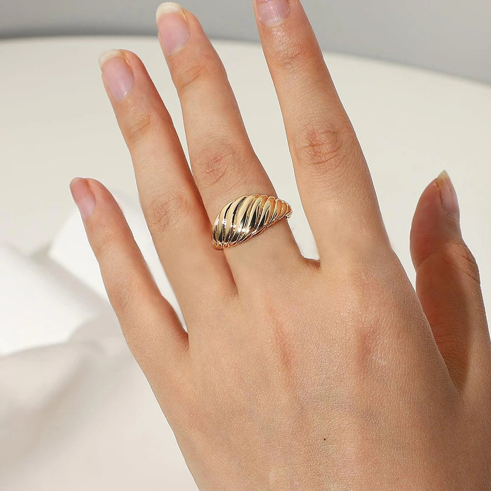 Croissant Band Ring - Gold