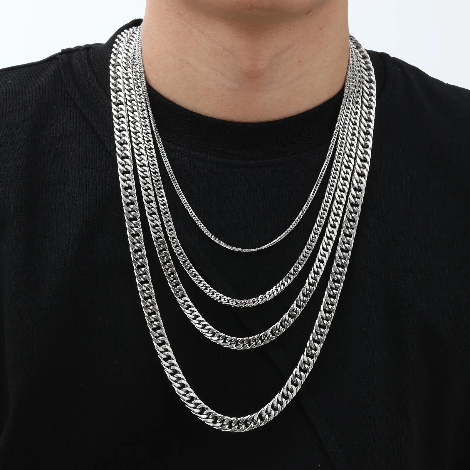 Thick Cuban Chain - Silver - BRAVAN Thick Cuban Chain - Silver  (Store description)