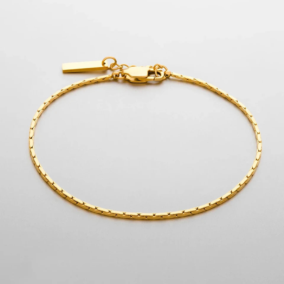 Wire Chain Bracelet - Gold - BRAVAN Wire Chain Bracelet - Gold  (Store description)