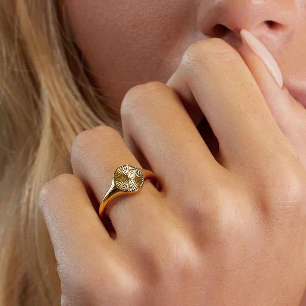 Circle Wave Ring - Gold