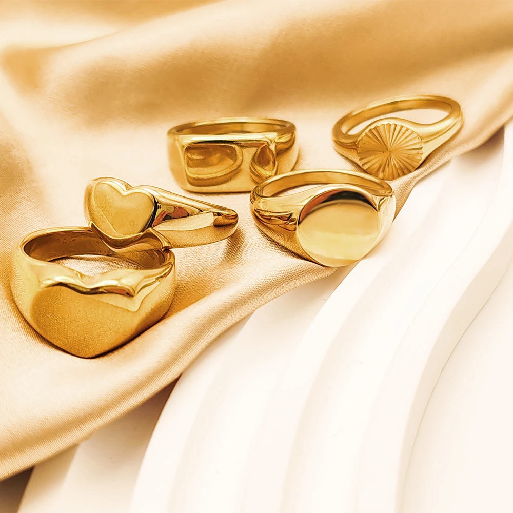 Heart Band Ring - 18k Gold