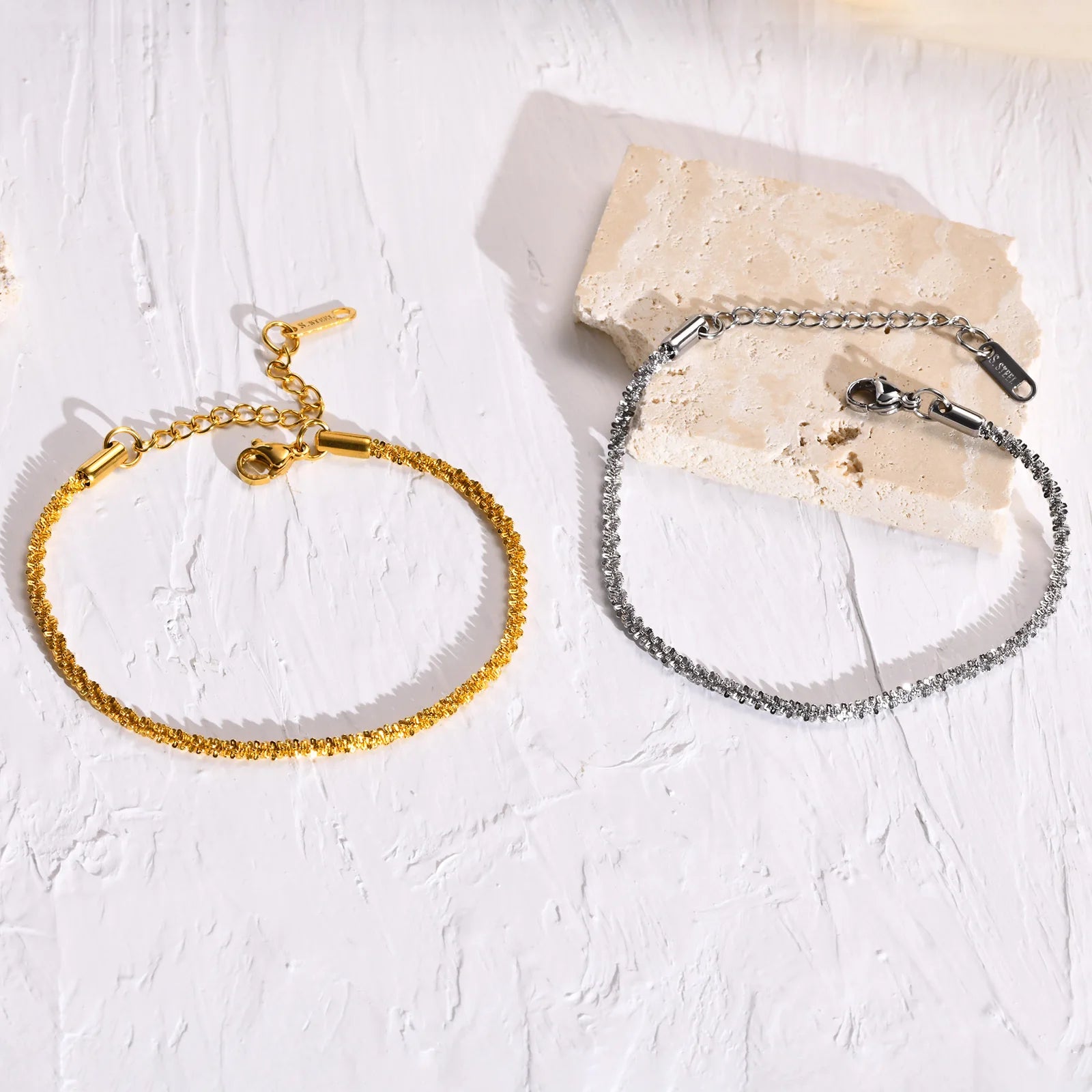 Gypsophila Rolo Link Bracelet 2.5MM - Gold - BRAVAN Gypsophila Rolo Link Bracelet 2.5MM - Gold  (Store description)