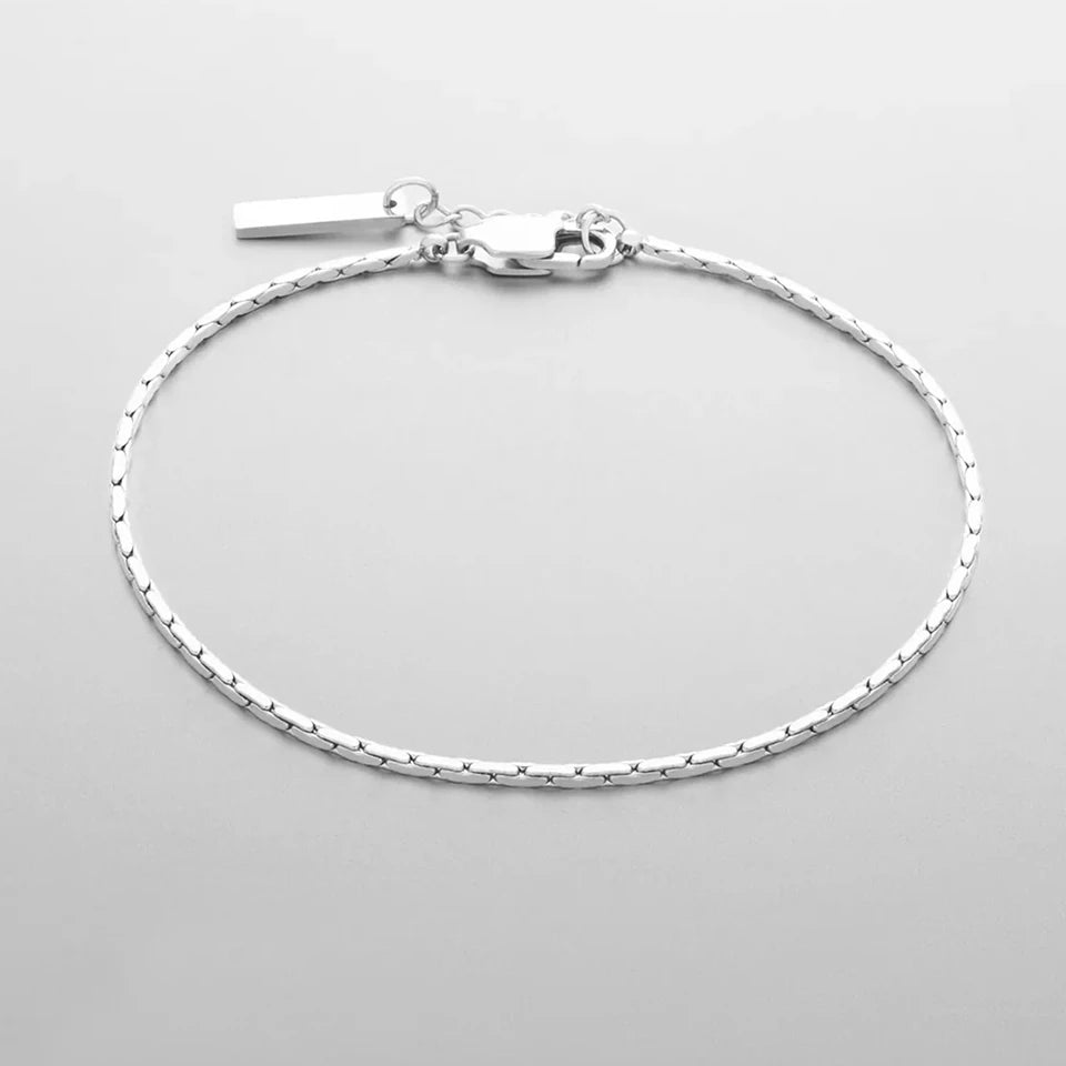Wire Chain Bracelet - Gold - BRAVAN Wire Chain Bracelet - Gold  (Store description)