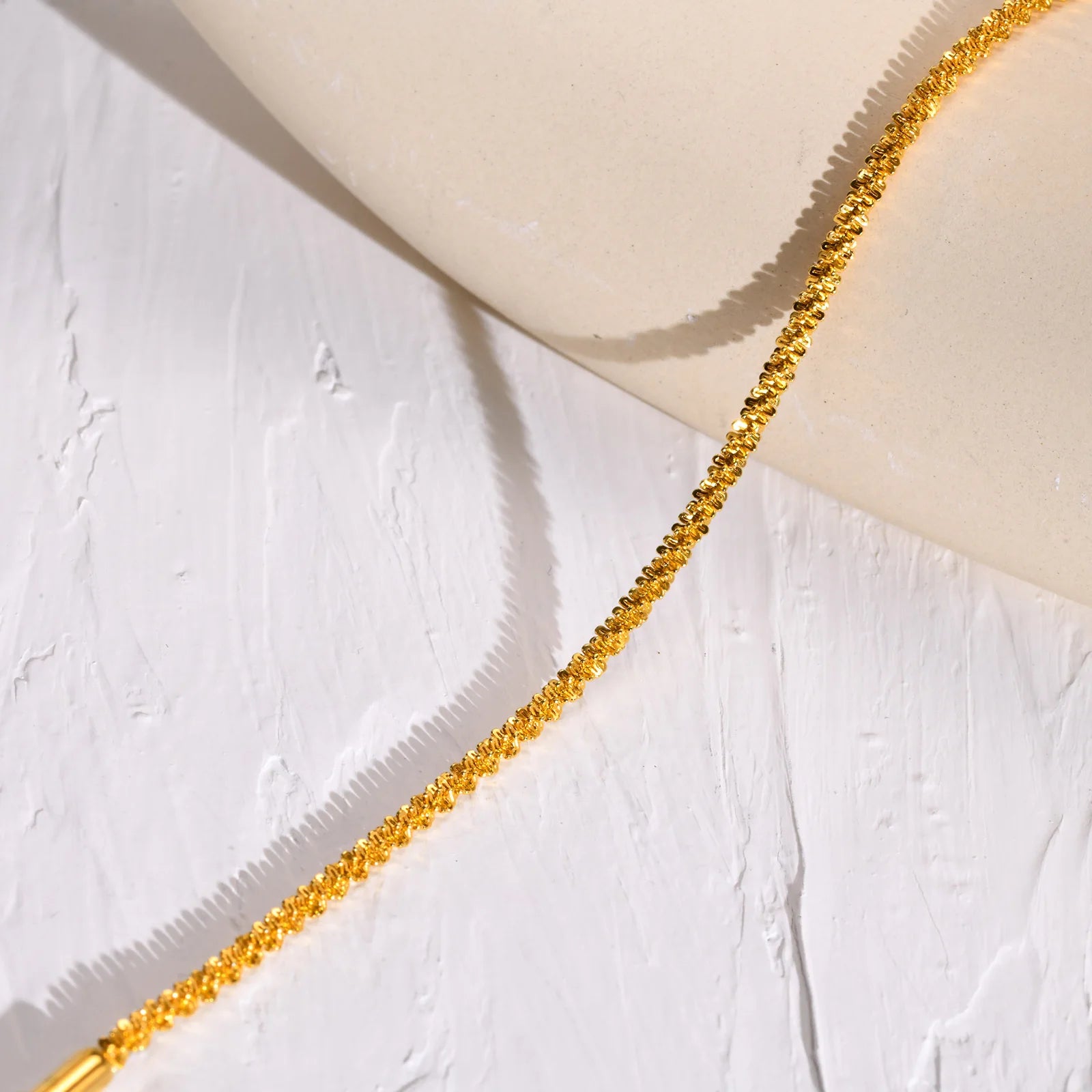 Gypsophila Rolo Link Bracelet 2.5MM - Gold - BRAVAN Gypsophila Rolo Link Bracelet 2.5MM - Gold  (Store description)